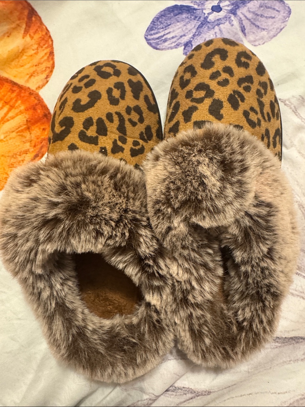 isotoner Leopard Print Faux Fur Lined Slippers in Brown